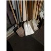 Image 2 : BUNDLE OF VARIOUS SHOVELS