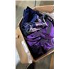 Image 2 : BOX OF PYREX CONTAINER, PURPLE PLACEMATS AND PLUSH TOYS
