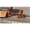 Image 2 : TRAILER AXLE WITH MECHANICS CREEPER AND AXLE STANDS