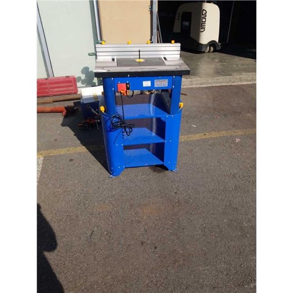CENTRAL MACHINERY ROUTER WITH FULL SIZE TABLE