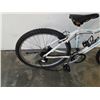 Image 2 : WHITE RALIEGH BIKE