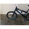 Image 2 : BLACK BMX BIKE