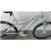 Image 2 : WHITE NO BRAND BIKE