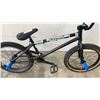Image 2 : BLACK BMX BIKE