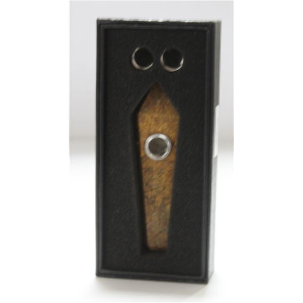 STONE PIPE W/ SCREENS; GOLDEN SILK JADE