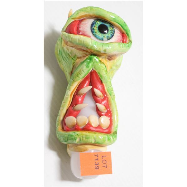NEW 5" MONSTER FACE PIPE; GREEN W/ TEETH & EYEBALL
