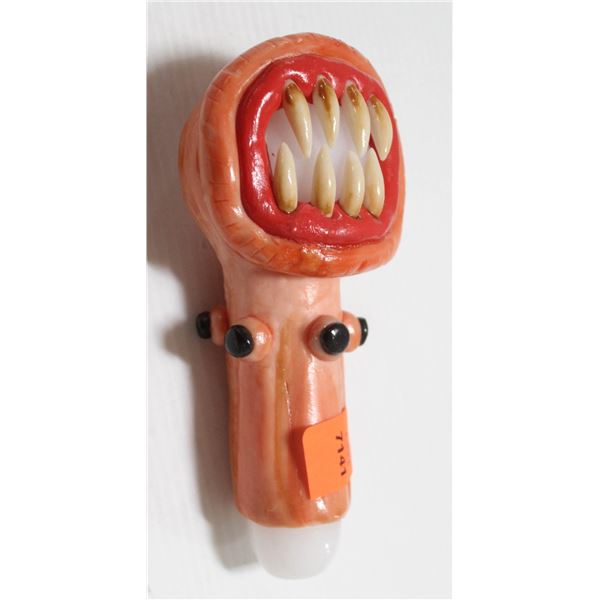 NEW 5" MONSTER FACE GLASS PIPE; RED W/ TEETH