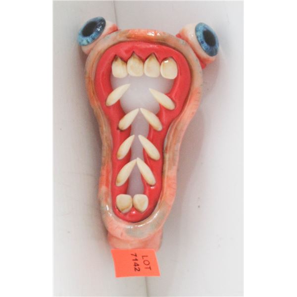 NEW 5" MONSTER FACE GLASS PIPE; RED W/ TEETH &