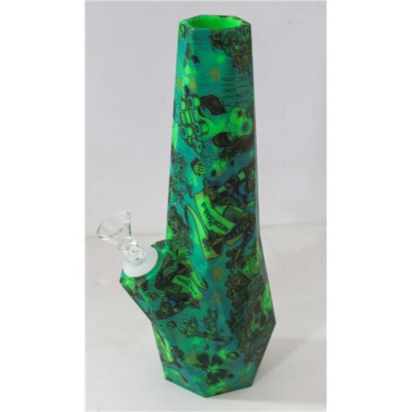 NEW 10" BLUE/ GREEN "FREEGUN" SILICONE BONG