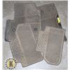 Image 1 : SET OF 4 CAR MATS