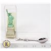 Image 1 : MINI STATUE OF LIBERTY AND SPOON