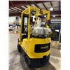 Image 3 : HYSTER 35 S35XM YELLOW 189" 3 STAGE MAST 3350 LBS CAPACITY SOLID RUBBER TIRE SIT DOWN COUNTER