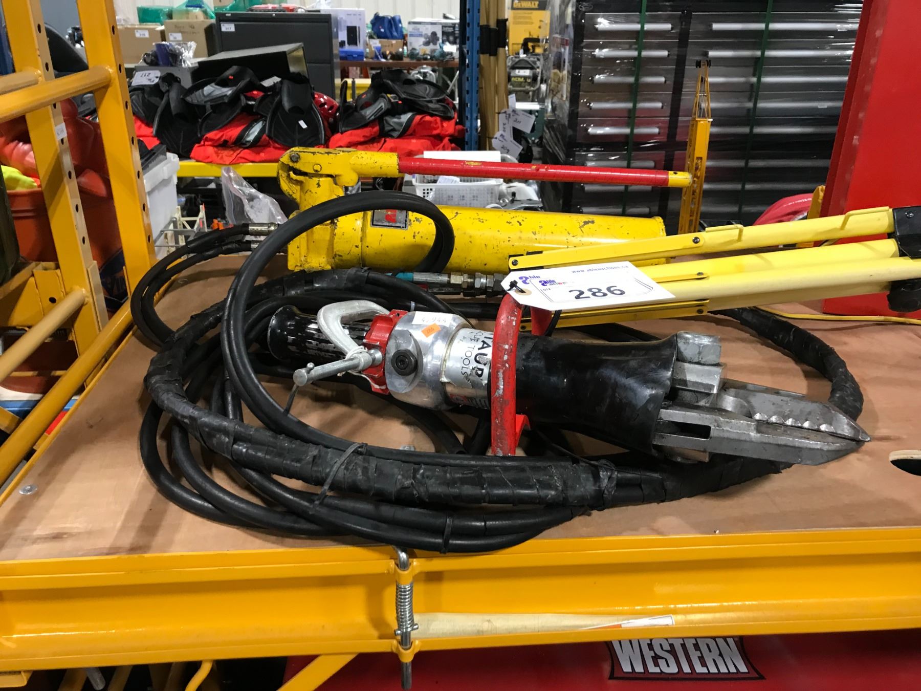 CENTAUR RESCUE TOOLS HYDRAULIC HEAVY DUTY CUTTING TOOL WITH AMKUS ...