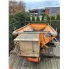 Image 2 : ORANGE 8' X 54" HENDERSON CHIEF INDUSTRIAL SALTER