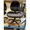 Image 2 : 4 BLACK LEATHER STYLE MULTI ADJUSTABLE STENO OFFICE CHAIRS