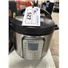 Image 2 : 2 INSTANT POT LUX 6 IN 1 MULTI-USE PROGRAMMABLE PRESSURE COOKERS