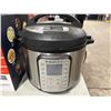 Image 2 : 2 INSTANT POT LUX 6 IN 1 MULTI-USE PROGRAMMABLE PRESSURE COOKERS