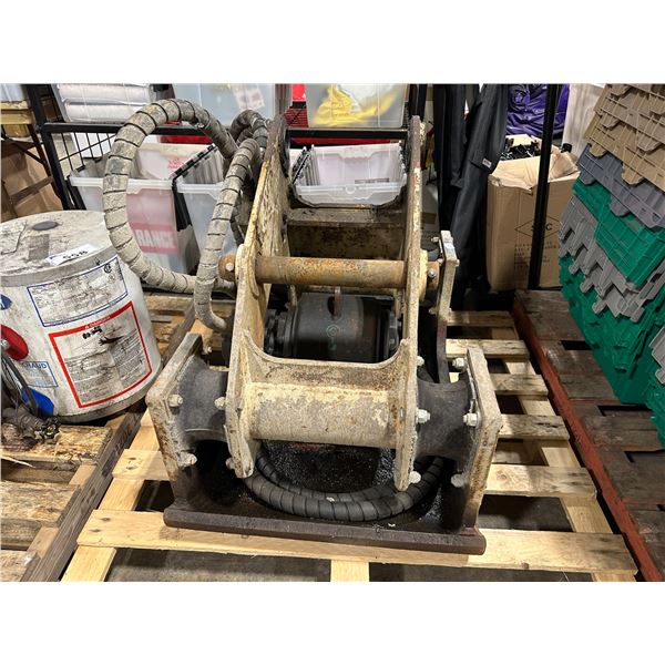 STANLEY INDUSTRIAL HYDRAULIC VIBRATORY PLATE COMPACTOR ATTACHMENT