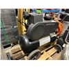 Image 2 : CH VT618305AJ(AGN)  MOBILE 20GAL 2HP HORIZONTAL AIR COMPRESSOR WITH AIR HOSE
