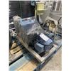 Image 2 : WAUKESHA INDUSTRIAL SANITARY PUMP UNIT