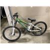 Image 2 : KONA SHRED 2-4 GREEN/WHITE 14 SPEED FRONT SUSPENSION MOUNTAIN BIKE WITH FULL DISC BRAKES