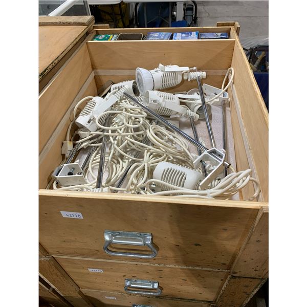 CRATE OF 8 PROFESSIONAL CLAMP ON HALOGEN FILM LIGHTING WITH BULBS