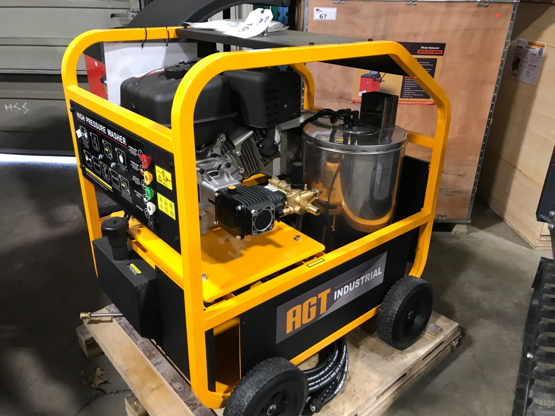 AGT INDUSTRIAL HPW 4000 COMMERCIAL 4000 PSI GAS / DIESEL POWERED 13HP