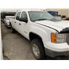 Image 2 : 2011 GMC SIERRA 250 HD, 4DR CREW CAB PU, WHITE, VIN # 1GT12ZCG8BF193977