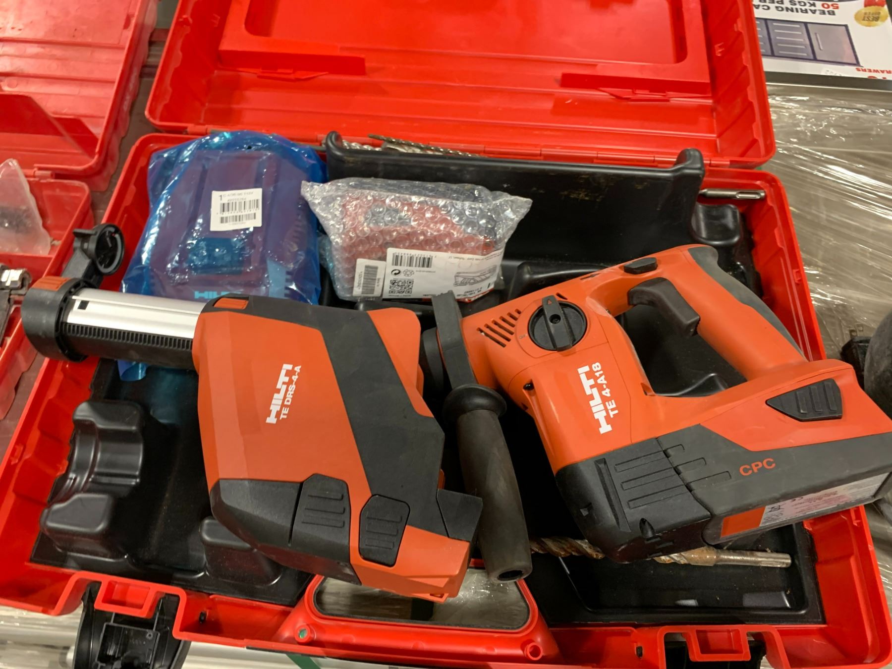 HILTI TE 4 A18 CORDLESS HAMMER DRILL WITH HILTI TE DRS 4 A DUST HILTI TE 4 A18 CORDLESS HAMMER DRILL WITH HILTI TE DRS 4 A DUST