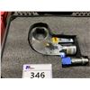 Image 2 : BOLTTECH MANNINGS TL4: 2-3/8" TORQLINKS HYDRAULIC OPERATED INDUSTRIAL WRENCH IN HARD TRANSPORT CASE