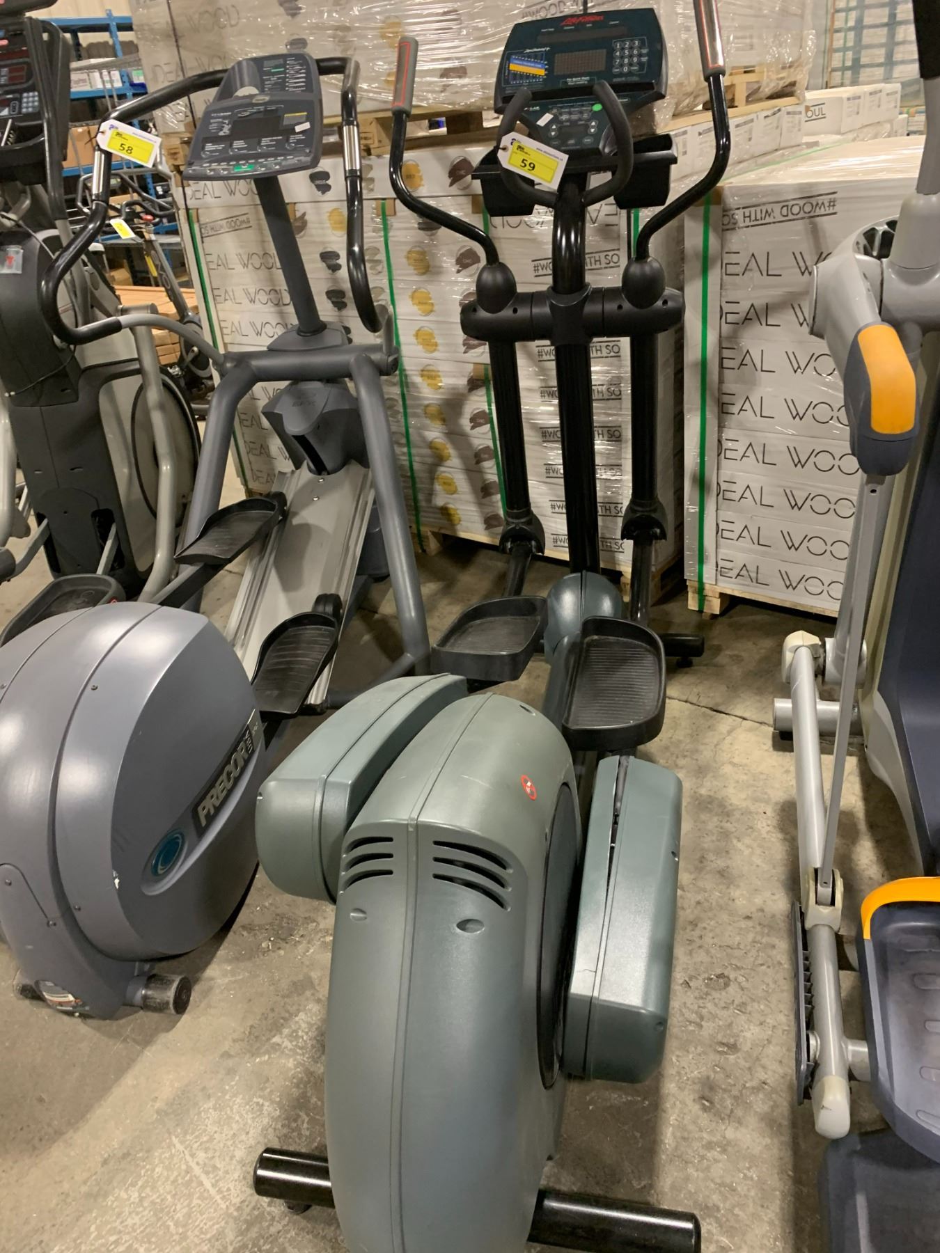 Tapis roulant life fitness 9500 hr - Attrezzi Palestra a Salerno Tapis roulant life fitness 9500 hr - Attrezzi Palestra a Salerno
