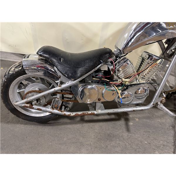 NO NAME CHROME GAS OPERATED KIDS MINI CHOPPER ( NO GAS TANK