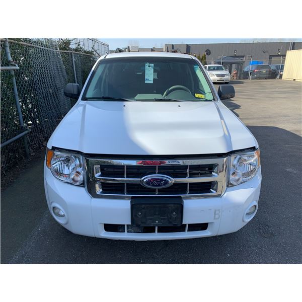2008 FORD ESCAPE HYBRID, 4 DR SUV, WHITE, VIN 1FMCU59H28KE52616