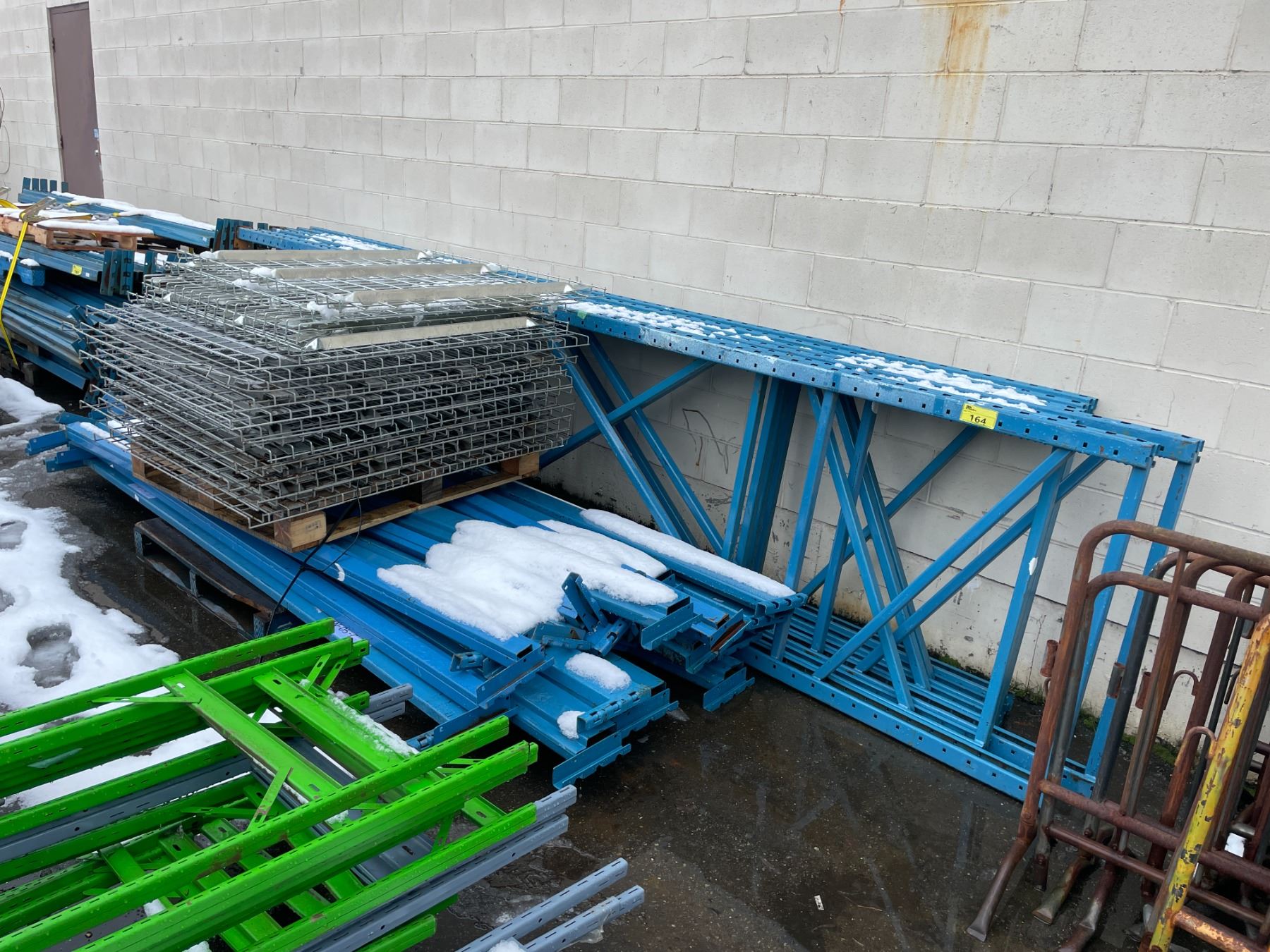 Stack Pallets On Racking STACK OF INDUSTRIAL PALLET RACKING UPRIGHTS, PALLET OF RACKING CROSS ...