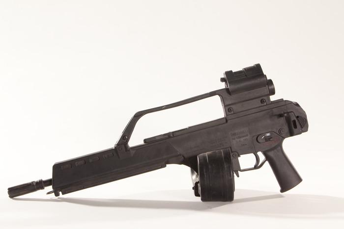 TERMINATOR 3 Production Made Machine Gun with Drum Clip