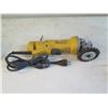Image 8 : Qty 3 DeWalt Angle Grinders DWE402, Heat Pro C800784 & Ryobi Jig Saw JS550L