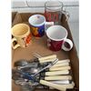Image 1 : Mugs, flatware