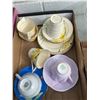 Image 2 : Phoenix ware and other teacups and saucers