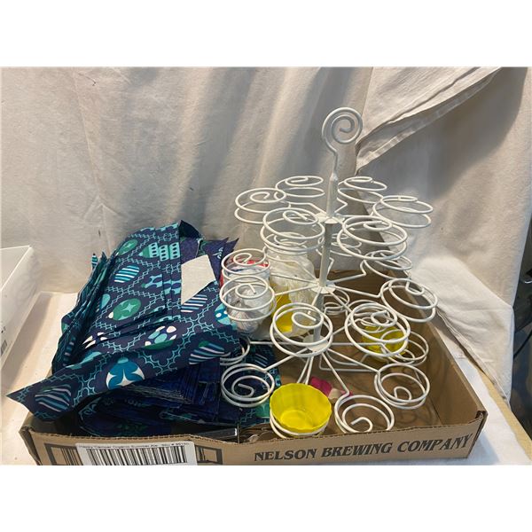 Cupcake stand and napkins