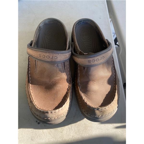 Crocs size 8