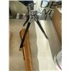 Image 1 : The Coyager pan-lok tripod