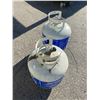 Image 1 : 2 propane tanks