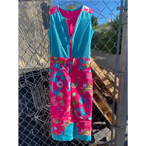 Child's outfit size 5