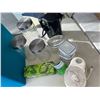 Image 2 : Kitchen items and storage bin