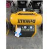 Image 1 : Dewalt 4.5 Gallon 225 PSI Air Compressor