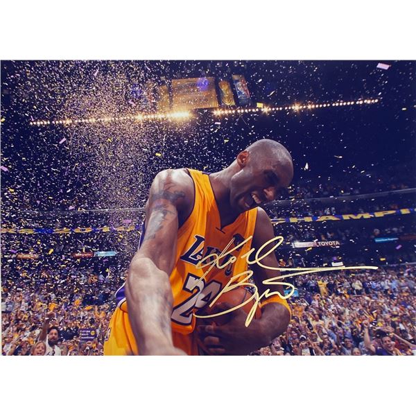Autograph Signed Kobe Bryant Photo