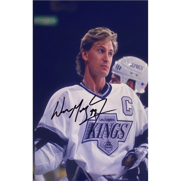 Autograph Signed Wayne Gretzky Photo