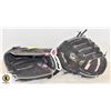 Image 1 : 2 KIDS BALL GLOVES