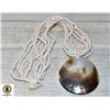 Image 1 : SHELL NECKLACE W SHELL PENDANT