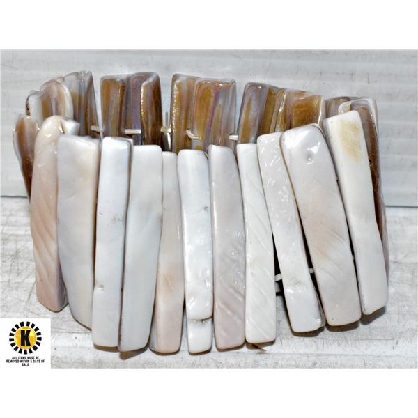 POLISHED SHELL BRACELET